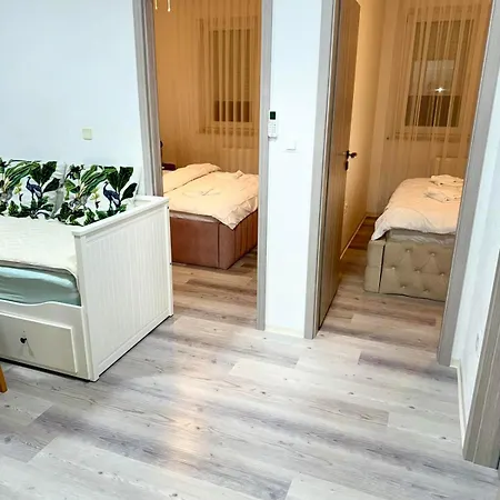 Paradise Zino Λιουμπλιάνα